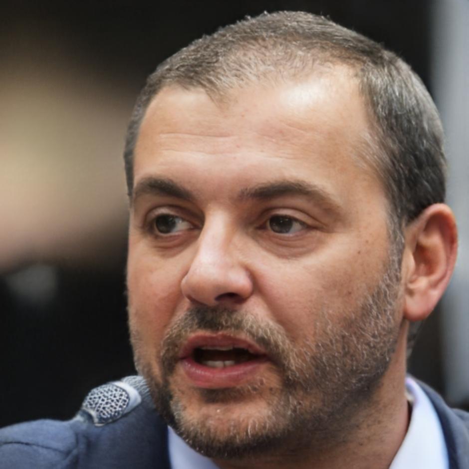 Portrait de Vladlen Marchais, directeur financier utilisant les outils statistiques solenyxpyrex