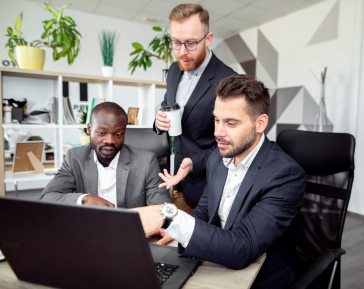 Espace de formation moderne avec équipement technologique